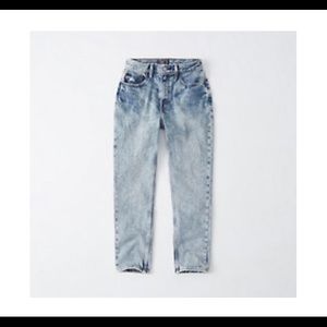 Abercrombie Curve Love Mom Jeans in Acid Wash
